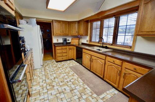 3822 Barreville Rd, Bull Valley IL 60012-2162 exterior