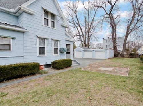 42 Bemis St, Chicopee MA 01013-2354 exterior