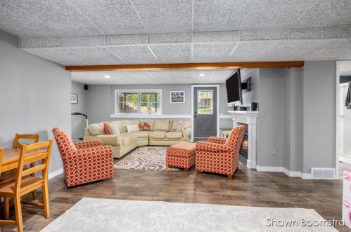 7497 Sunview Dr, Grand Rapids MI 49548-7382 exterior