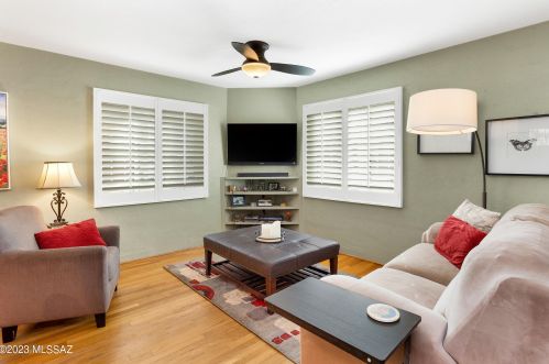 2433 Helen St, Tucson, AZ 85719-4711