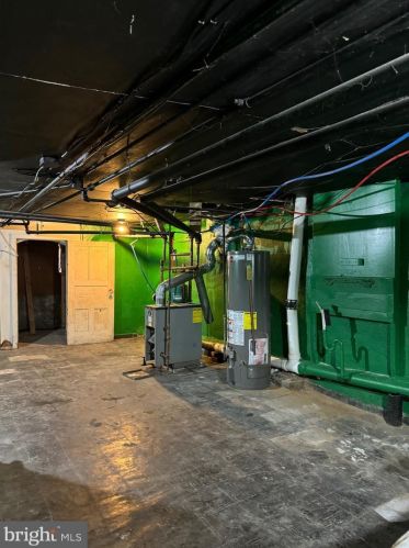 2230 69 St, Philadelphia PA 19142-1828 exterior