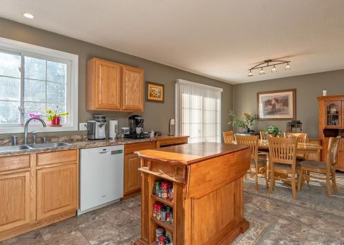 801 Upper Maple St, Killingly CT 06241-2224 exterior