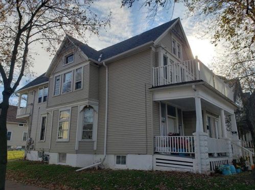 3476 Bartlett Ave, Milwaukee WI  53211-2801 exterior