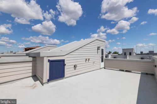 1107 Berks St, Philadelphia PA 19131-3206 exterior