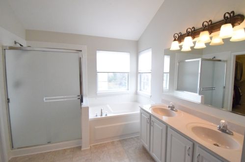 41 Pr Pointe Ln, Streamwood IL 60107-2358 exterior