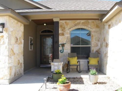 140 Florenz Ln, Georgetown, TX 78628-7067