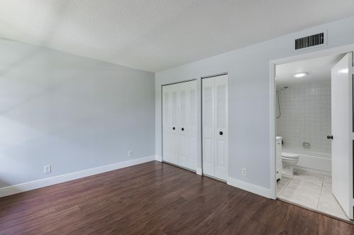 21 Royal Palm Way, Boca Raton FL 33432-7866 exterior