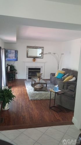 61 Princess Dr, New Brunswick NJ  08902-4104 exterior