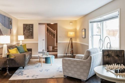 10 Carleton Ave, Briarcliff NY 10510-1723 exterior