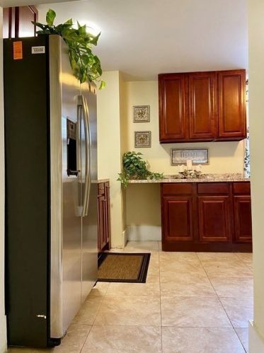 93 Thompson St, Springfield MA 01109-3919 exterior