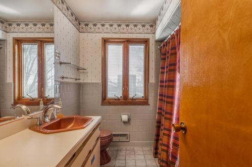 38 Churchill Rd, Pittsburgh PA 15235-5103 exterior