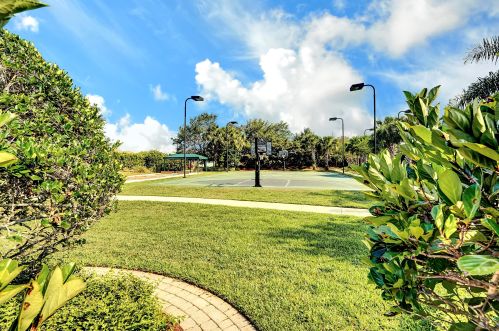 11753 Bennington Cir, Fort Pierce FL  34987-2717 exterior