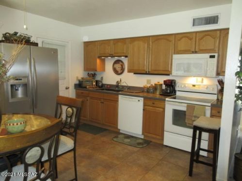 1888 La Osa St, Tucson AZ  85705-2153 exterior