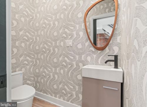 1155 18th St, Philadelphia PA  19146-3052 exterior