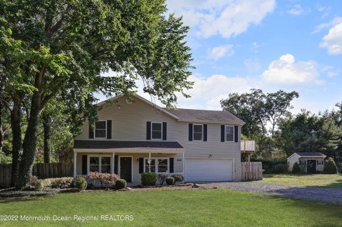 289 Central Blvd, Berkeley Township, NJ 08721-3250