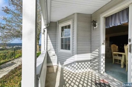 62 Amethyst Ln, Paterson NJ 07501-3361 exterior