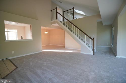 4503 Hazeltine Ct, Alexandria VA 22312-3206 exterior