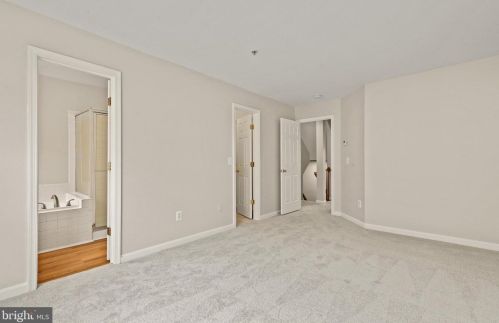 3805 Eisenhower Ave, Alexandria VA 22304-6427 exterior