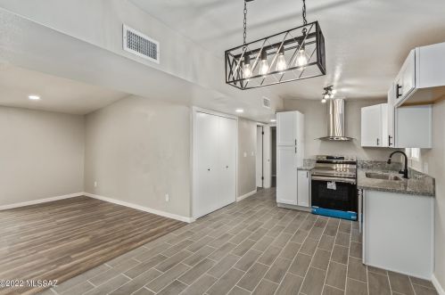 1931 Lester St, Tucson AZ 85745-1947 exterior