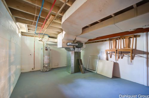 806 Moulton Ave, Meskegon MI 49445-2921 exterior