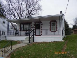 831 Glasgow St, Pottstown PA  19464-6245 exterior