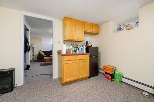 82 Ave B, Woonsocket RI 02895-6262 exterior