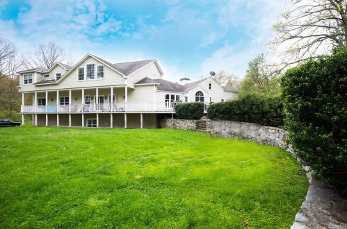 38 Old Nursery Dr, Wilton CT 06897-3831 exterior