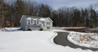 31 Victorian Ln, Concord, NH 03301-1851