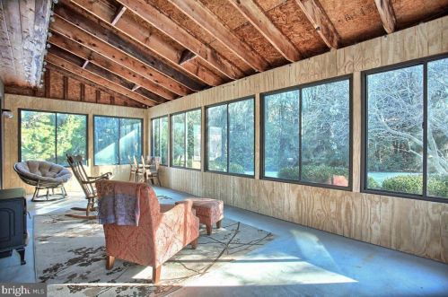 409 Dart Dr, Hanover PA 17331-1327 exterior