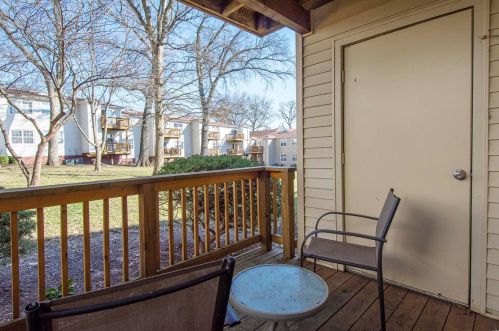 1506 Oriole Ln, Saint Louis MO 63144-1110 exterior