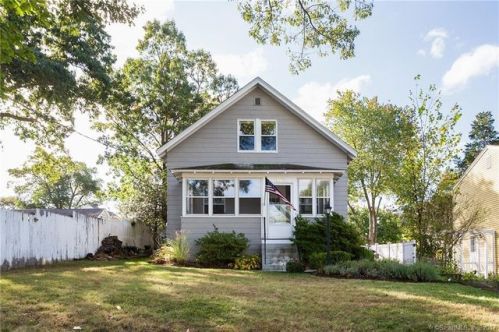 356 Middle Tpke, Manchester CT  06040-4046 exterior