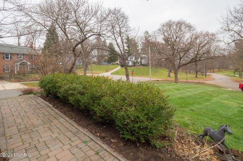 1602 Grand Ave, Kalamazoo MI 49006-4489 exterior