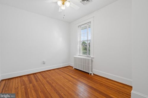 16 Masonic View Ave, Alexandria VA  22301-2204 exterior