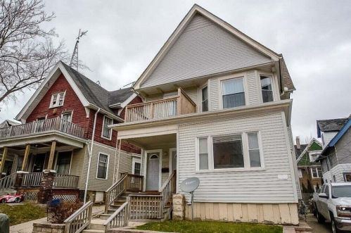 2106 State St, Milwaukee, WI 53233-1125