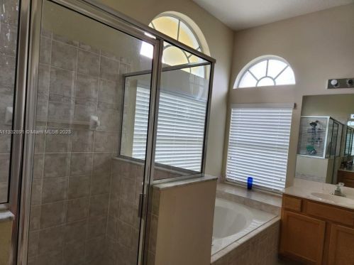 1426 Malaga Ave, Fort Pierce FL  34953-4725 exterior