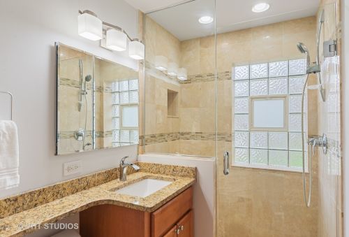 5111 Nashville Ave, Chicago IL  60638-1213 exterior