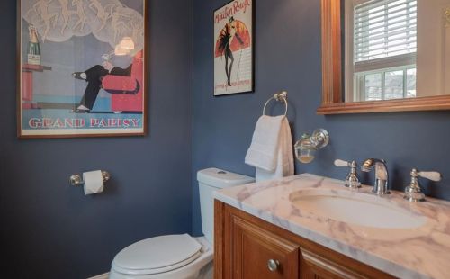 115 Houston Ave, Middletown RI 02840-3916 exterior