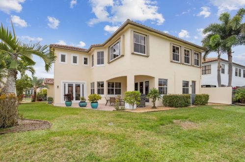 4067 Artesa Dr, Boynton Beach FL 33436-2628 exterior