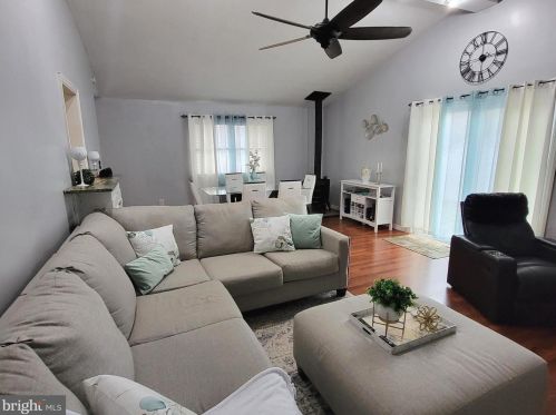 228 Bentley Ave, Trenton NJ  08619-3724 exterior