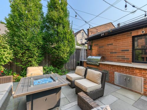 4147 Damen Ave, Chicago IL 60618-3045 exterior