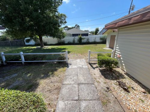 642 Curtis St, Fort Pierce FL 34983-1916 exterior
