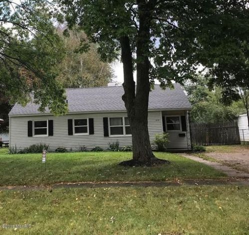 1112 Chrysler St, Kalamazoo, MI 49048-7200