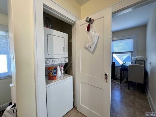 683 Ctr Ave, River Edge NJ 07661-2409 exterior