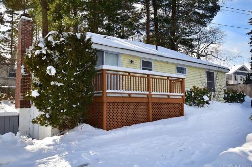 14 Lk St, Ellington CT 06029-3008 exterior