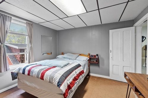 9 Elizabeth St, Worcester MA 01605-2949 exterior