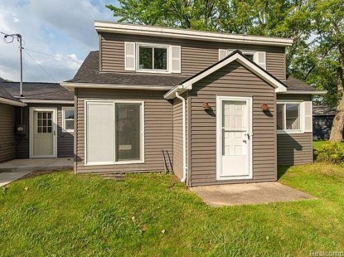 4340 Creedmore St, Commerce Township MI  48382-4035 exterior