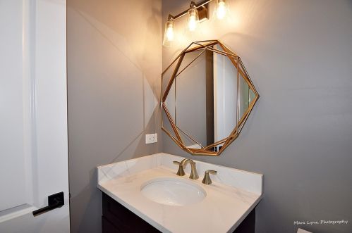 385 Berkley Ave, Elmhurst IL 60126-3167 exterior