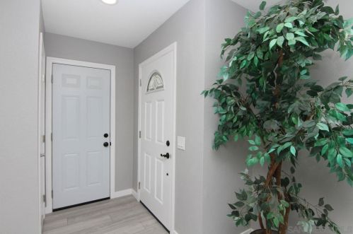 8580 Flanders Dr, San Diego CA  92126-3268 exterior