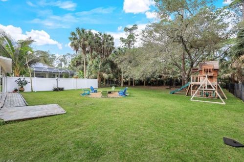 4581 7 Ave, Naples FL 34117-4154 exterior