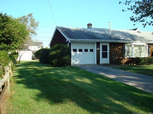 1 Sylvester Ct, Norwalk, CT 06855-2612